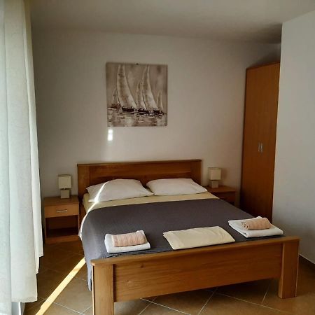 Apartments Nina Promajna Bagian luar foto
