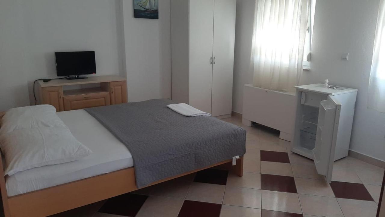 Apartments Nina Promajna Bagian luar foto