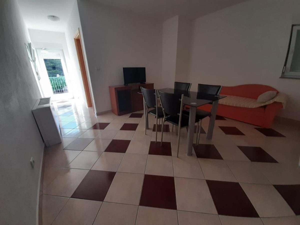 Apartments Nina Promajna Bagian luar foto