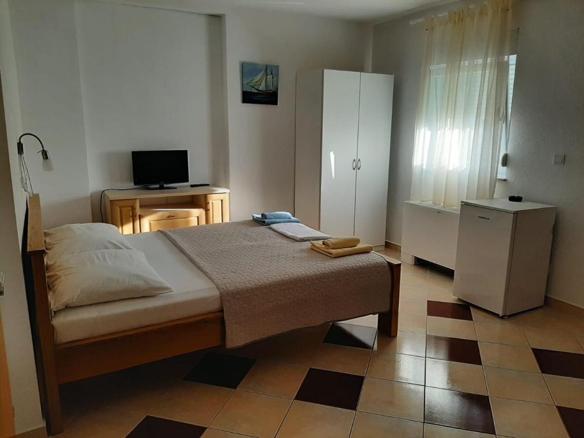 Apartments Nina Promajna Bagian luar foto