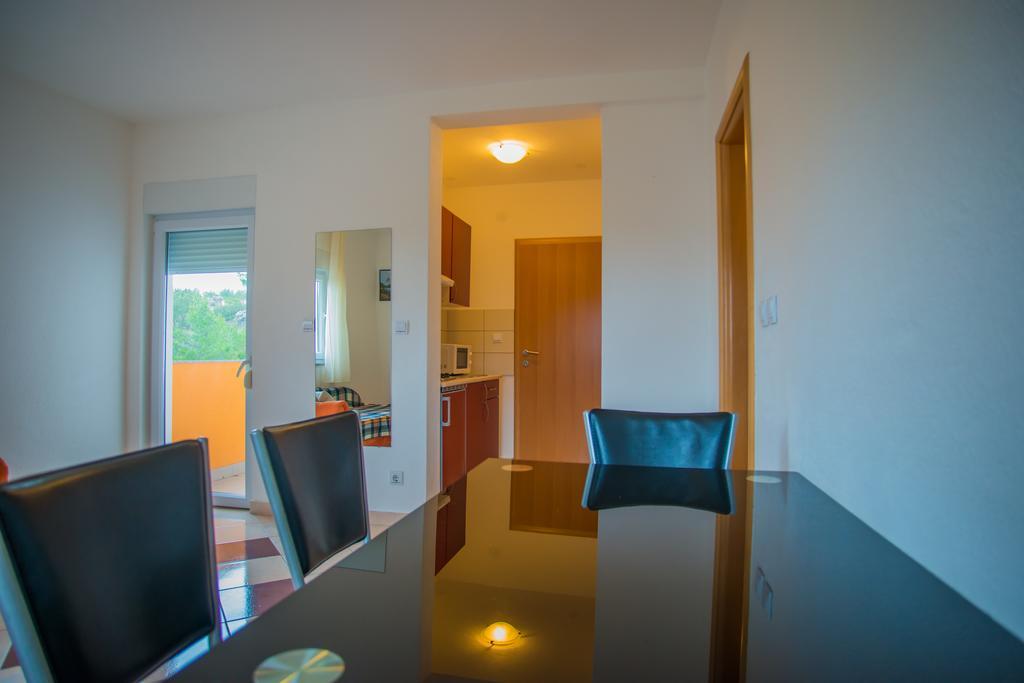 Apartments Nina Promajna Bagian luar foto